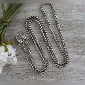 Stylish Silver Strap Chain
